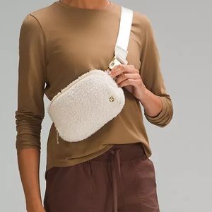 Lululemon Everywhere Fleece Belt Bag